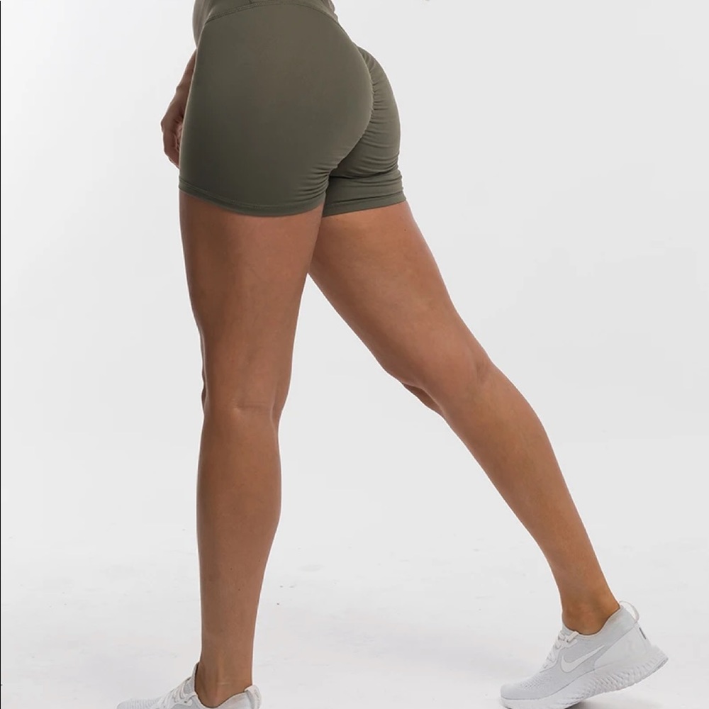 ECHT Force Scrunch Shorts Dusty Olive